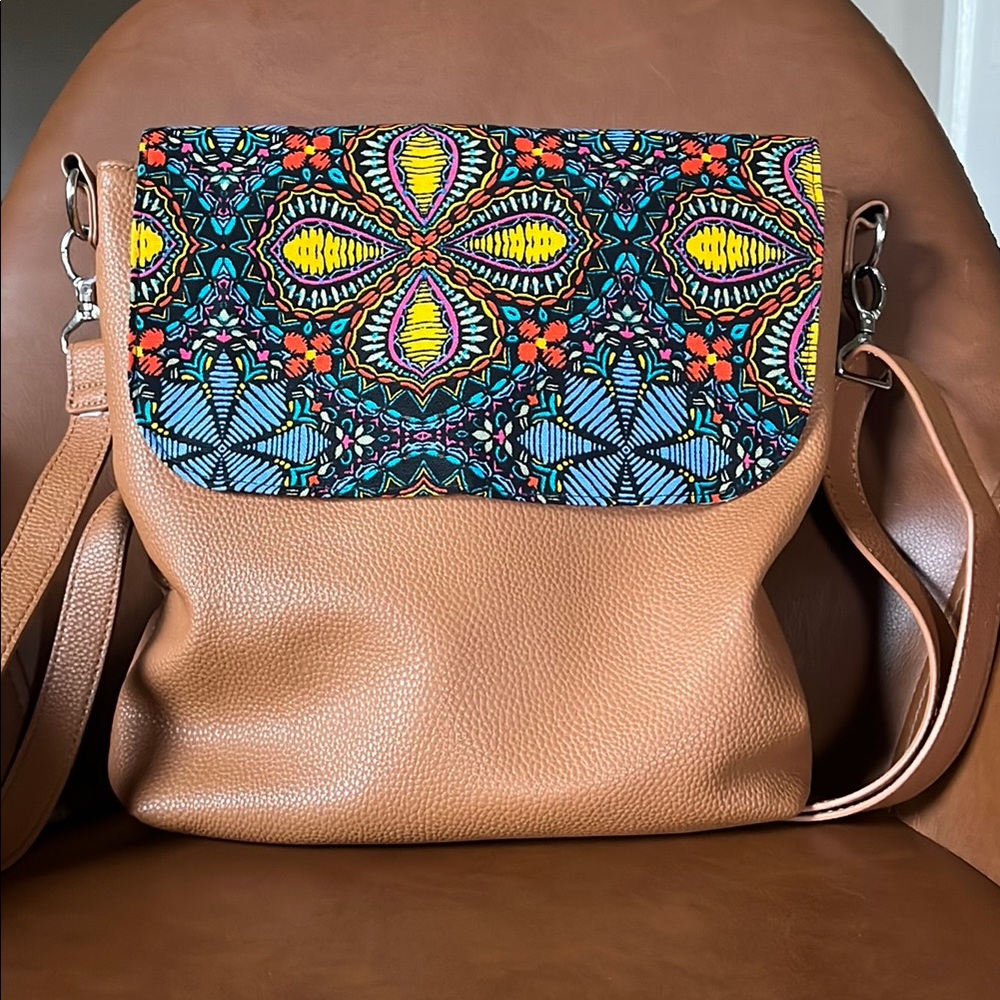 Thirty-One Customizable Crossbody